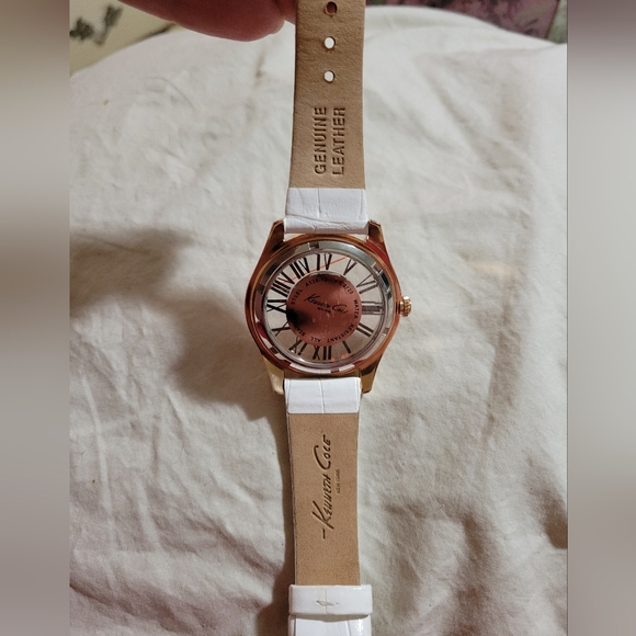 Kenneth Cole Watch - Picture 7 of 10